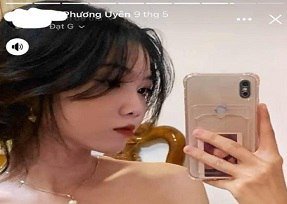 Phương Uyên đã tiết lộ một bức ảnh địt nhau gay gắt ở nhà nghỉ